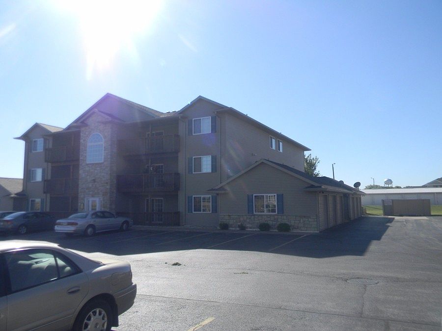 2nd image of 213 E Price St Unit 102