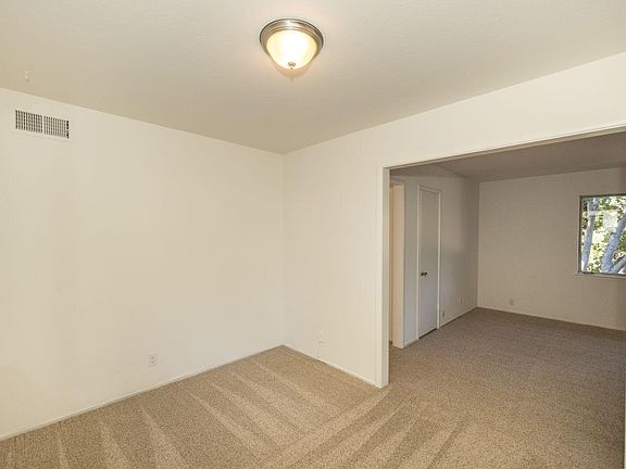 4th image of 500 Palo Alto Ave #B