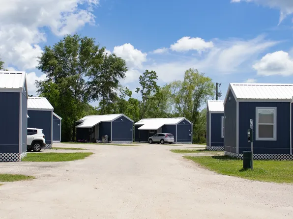 Tiny Apartment Rentals, 158 Cliff Mitchell Rd #49-A, Picayune, MS 39466