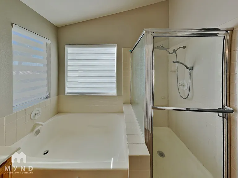 1616 Scenic Peak — Photo 11