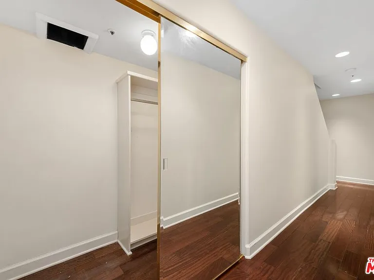 11815 Folkstone Ln — Photo 31