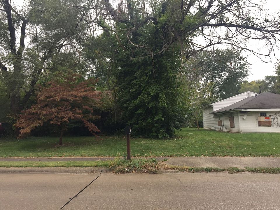 2nd image of 2805-2807 Black Ln