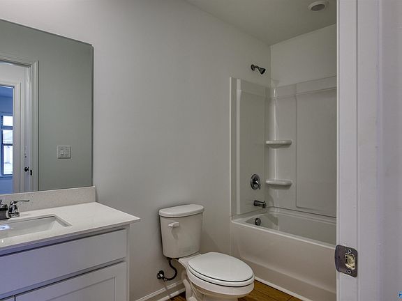 3rd image of 180 Labrador Ln