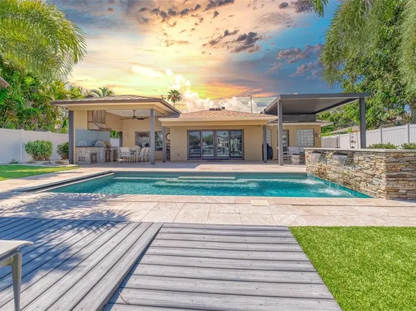 16444 Redington Dr, Redington Beach, FL 33708