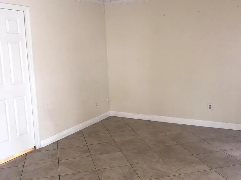 845 NW 98th Ave — Photo 9
