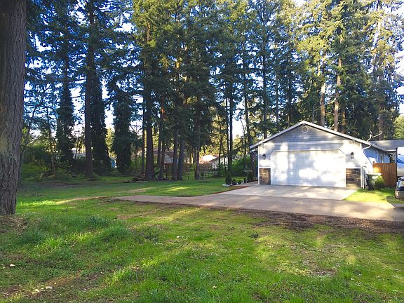 3rd image of 716 Cali Ln SE