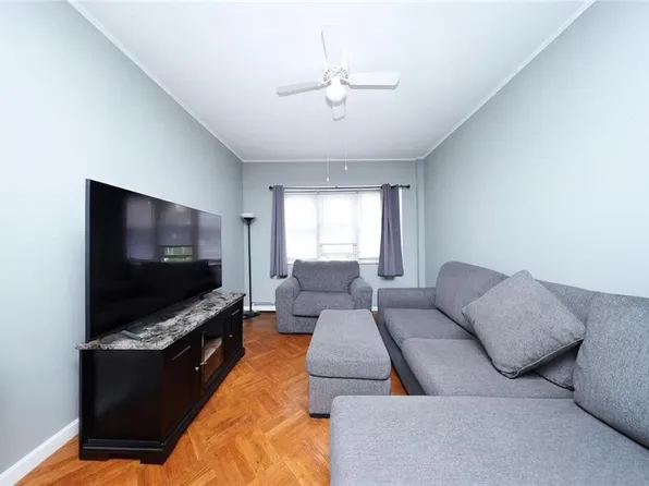 1813 Bay Ridge Avenue image 13 of 31