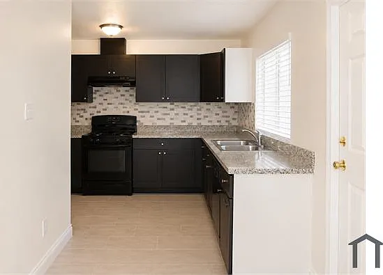 4015 Edgeford Pl — Photo 10