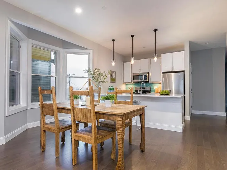 31 E Oxford St #2 — Photo 2