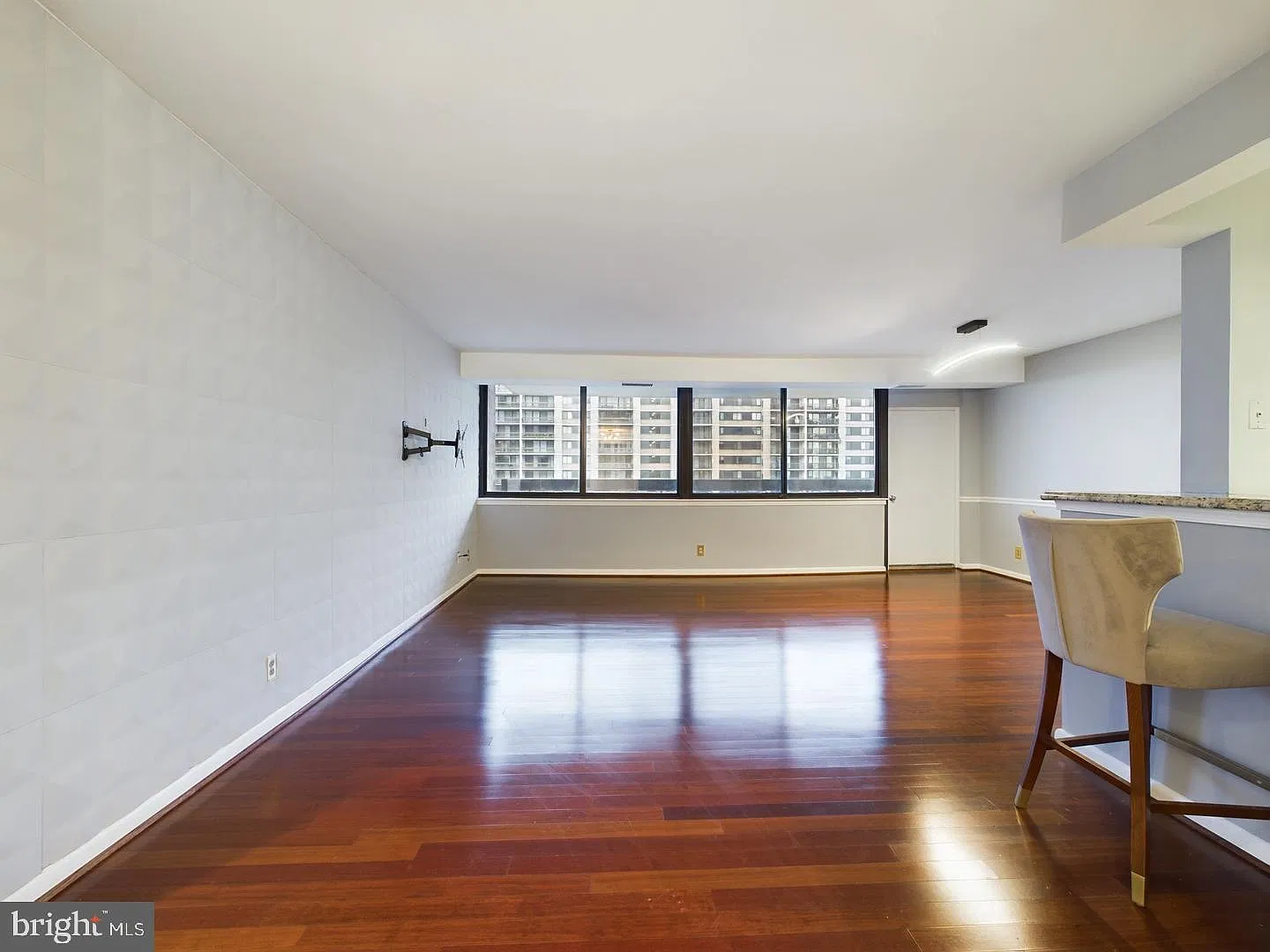 1 bed, 1.0 bath, 918 sqft, $2,150 — Photo 2