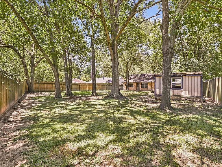 2414 Chanay Ln — Photo 9