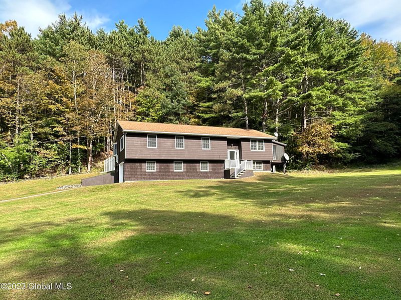 3rd image of 172 Reafield Farm Road