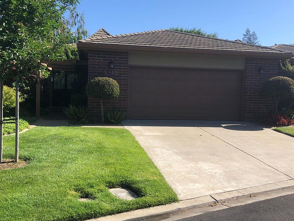 2nd image of 2342 Hyde Park Cir