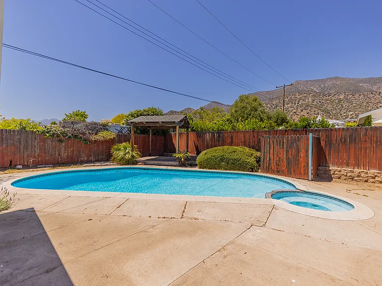 1005 Ayers Ave — Photo 2