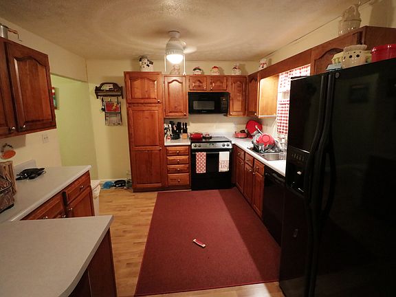 4th image of 604 Shaw St