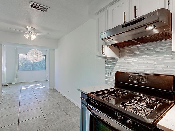 Serve your best breakfast in the dining area just adjacent with tons of window to look out