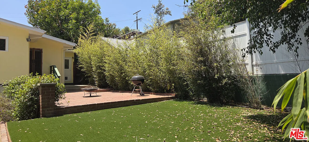 2 bed, 2.0 bath, 1270 sqft, $5,750 — Photo 4