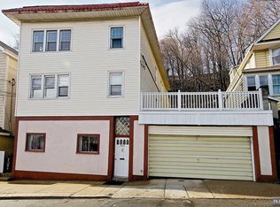 602 Undercliff Ave #1, Edgewater, NJ 07020