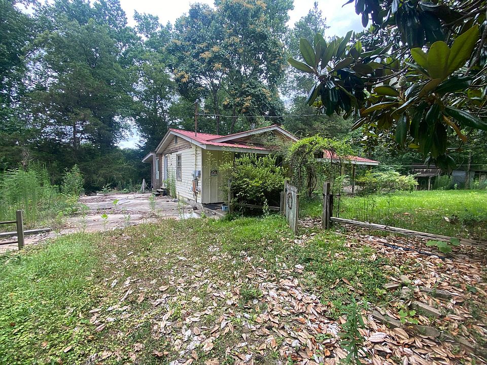 2nd image of 628 Alma Rd