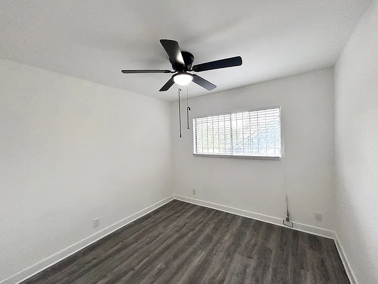 1220 S Manhattan Pl — Photo 5