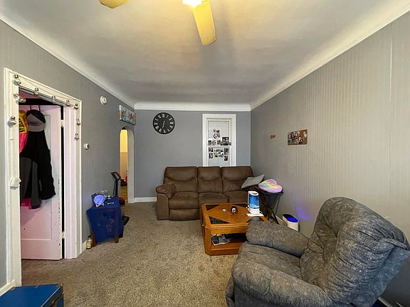 3rd image of 301 E Easterday Ave
