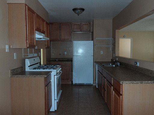 3rd image of 37912 Grandview Ave