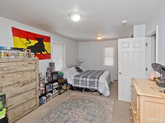 5th image of 28 Lily Pond Road