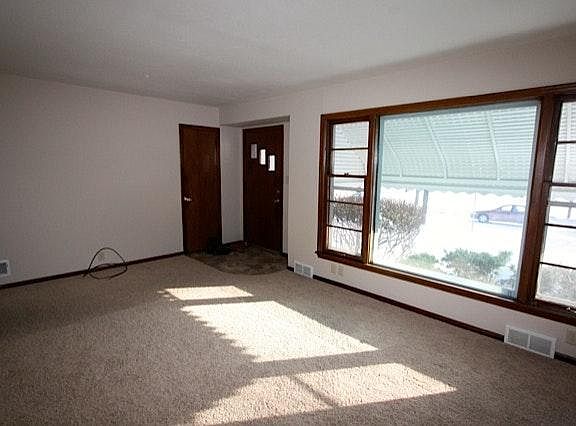 4th image of 436 Morgan Ave S