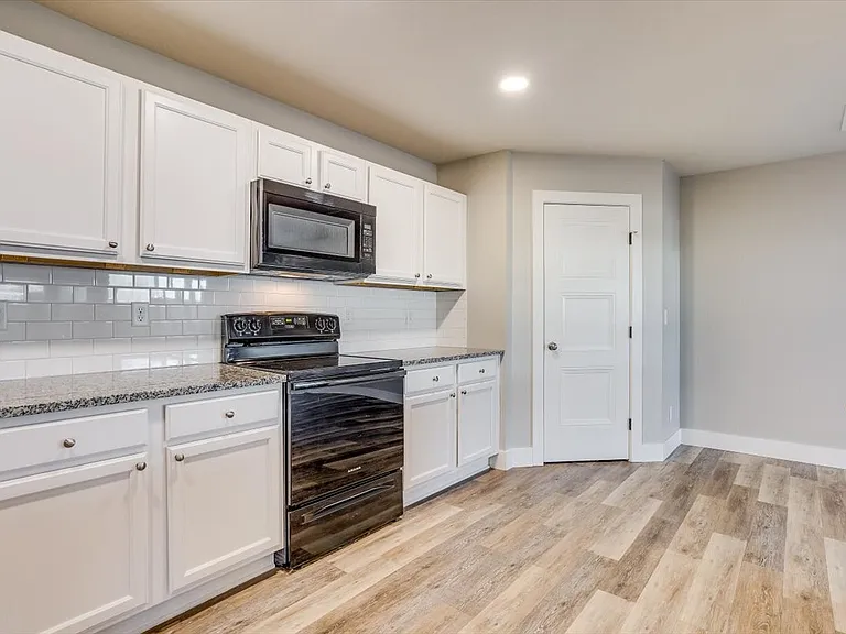 8845 W Haylee St — Photo 12