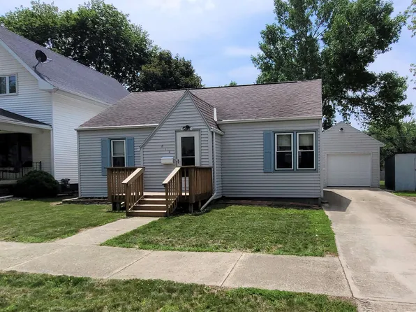 814 4th St, Sheldon, IA 51201