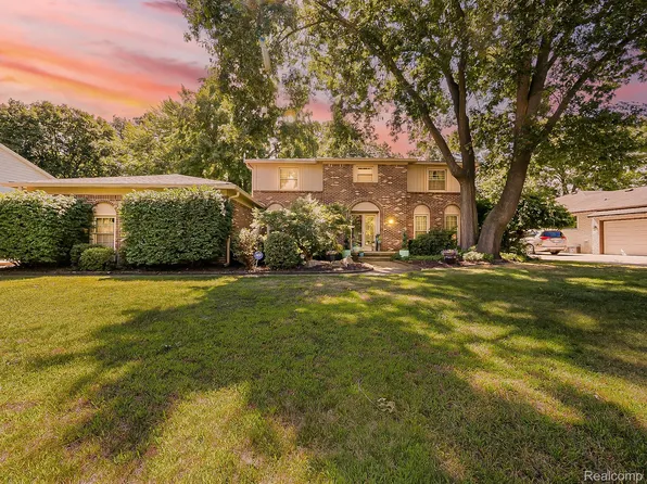 11924 Rain Tree Ct, Shelby Township, MI 48315