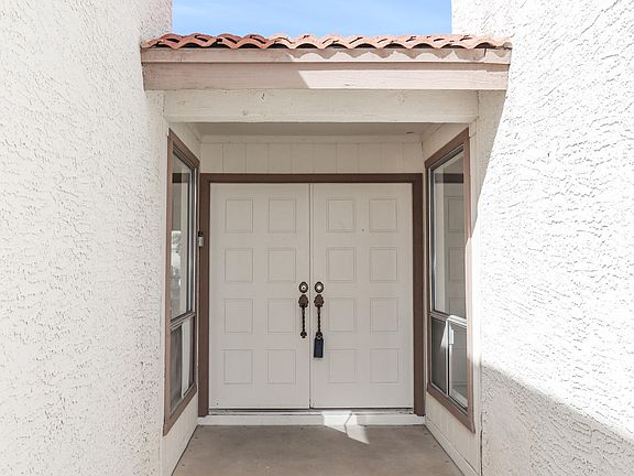 2nd image of 10526 E Navajo Pl