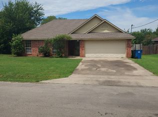 600 Maple St, Aubrey, TX 76227