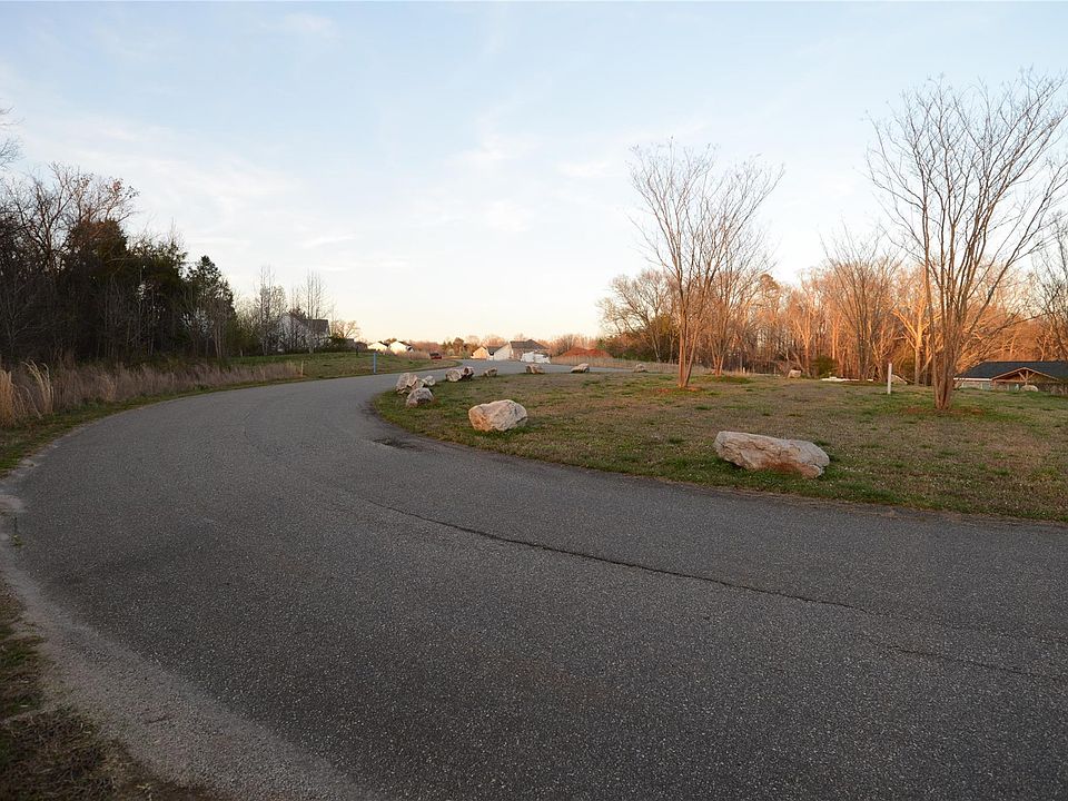 1st image of 170 Pumice Dr