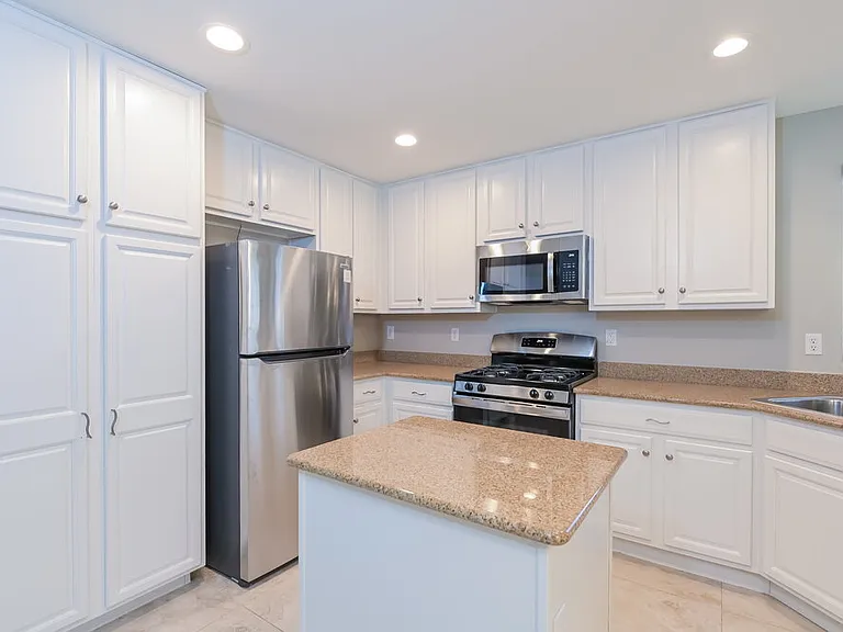 613 Bright Valley Pl — Photo 9