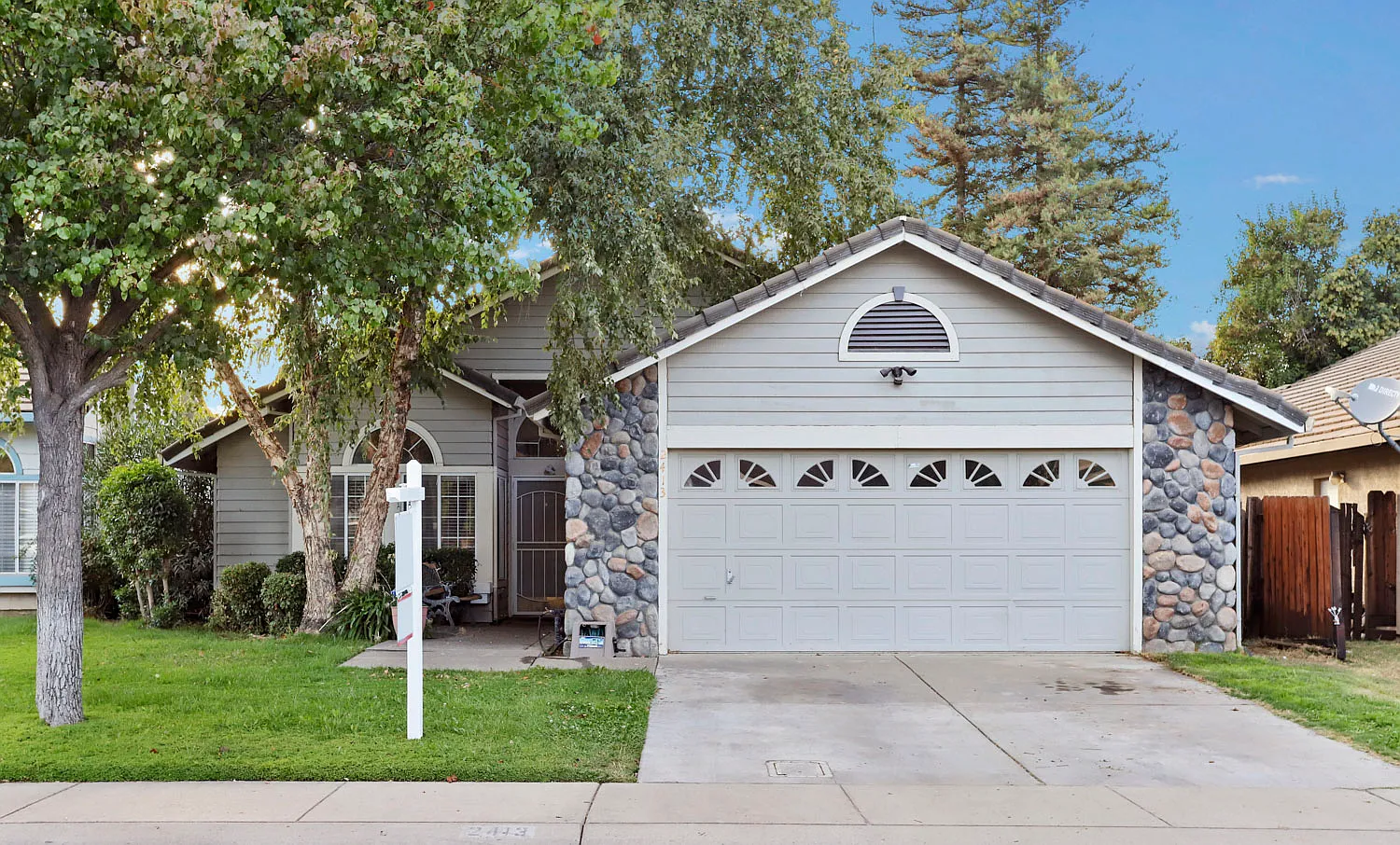 2413 Park Brae Way photo 1