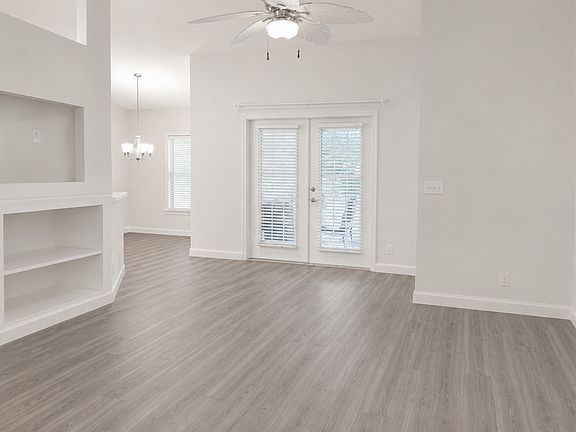 4th image of 6241 Hampton Pointe Cir