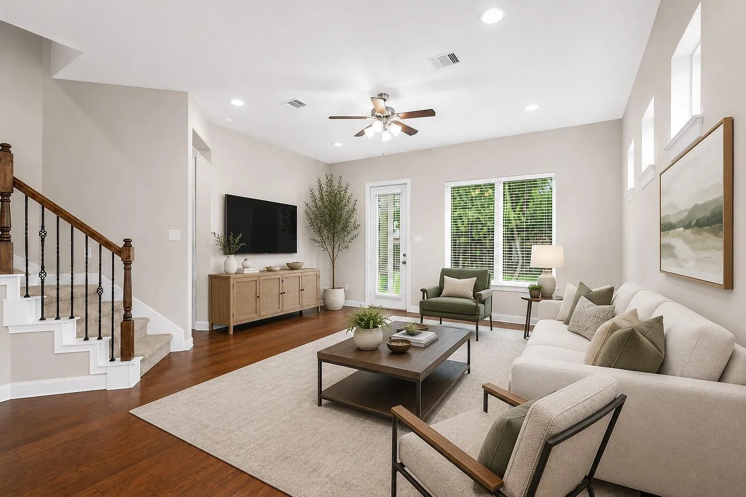 4 bed, 3.5 bath, 3072 sqft, $2,600 — Photo 1