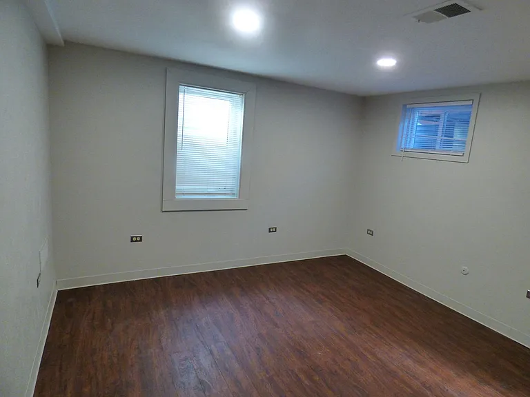 1543 S Hudson St — Photo 22
