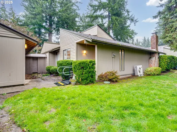 8109 NE 14th St APT D, Vancouver, WA 98664