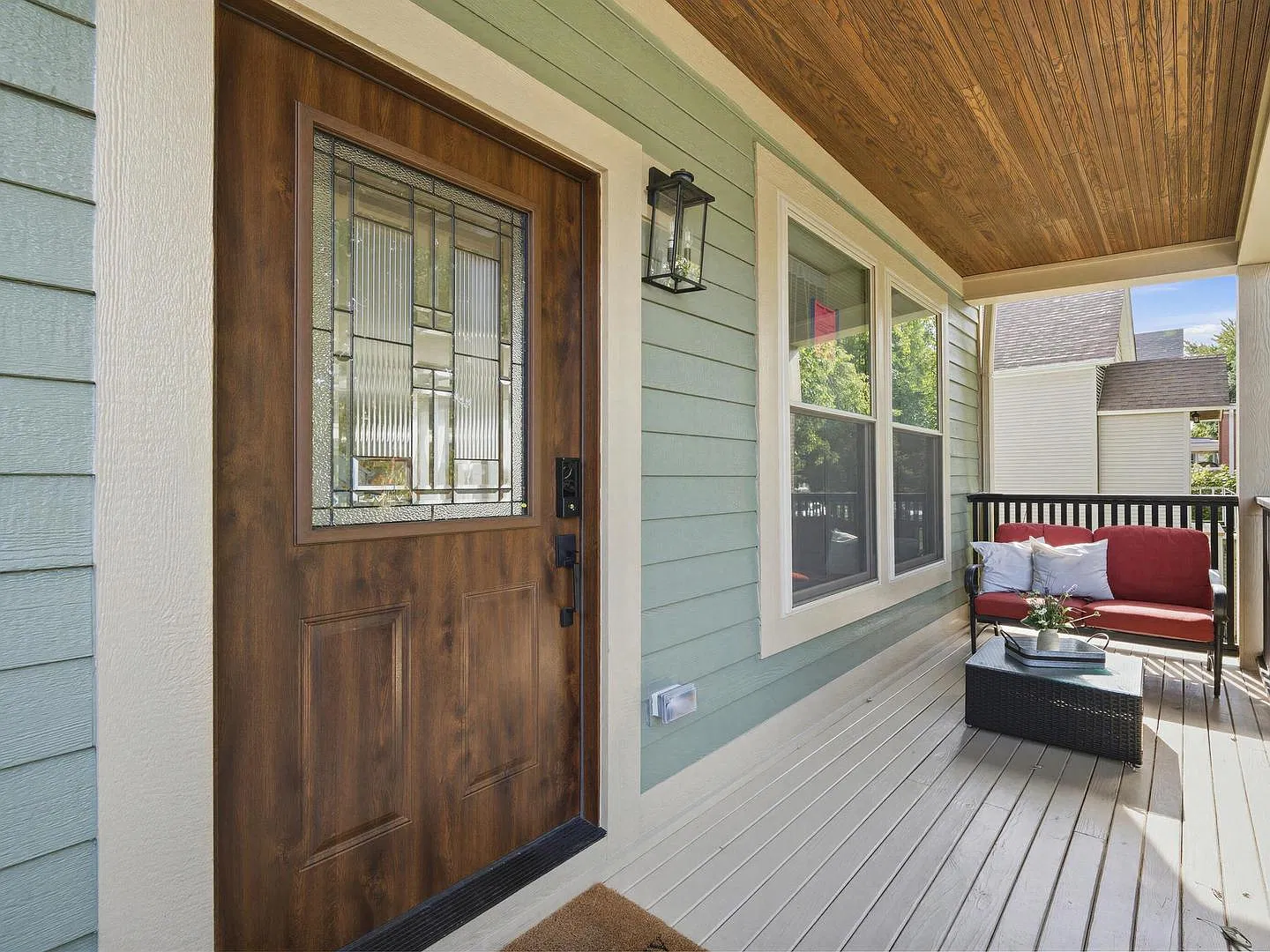 4 bed, 3.5 bath, 2400 sqft, $5,500 — Photo 2
