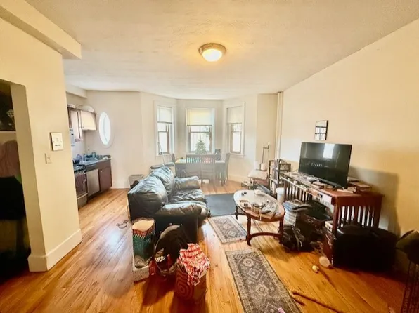 212 Hemenway St, Boston, MA