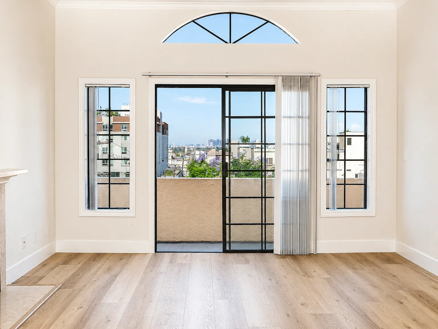 2 bed, 1000 sqft, $3,595 — Photo 4