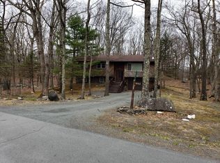 106 Cliff Dr, Lords Valley, PA