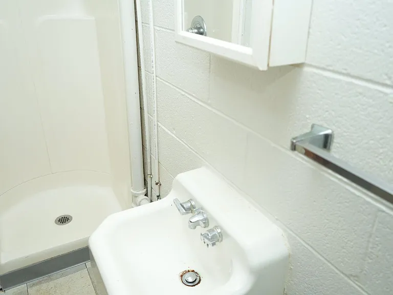 1883 University Cir — Photo 10