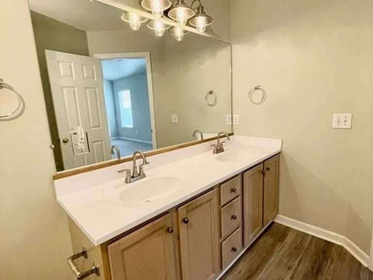 1424 Clairmonte Cir — Photo 11