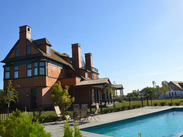 5041 Goodridge Avenue image 3 of 4