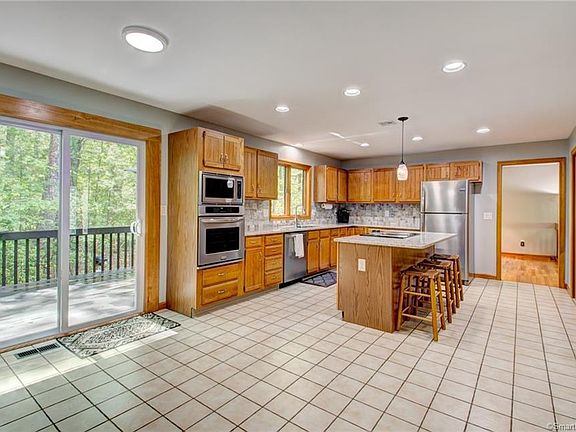 4th image of 9 Pine Mountain Cir