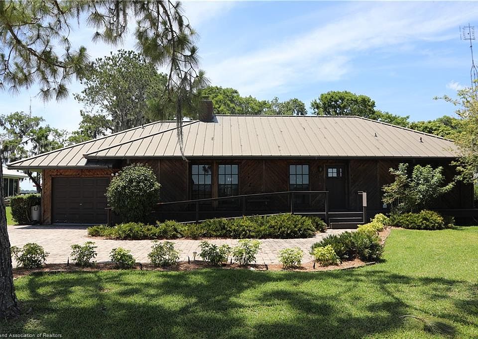 1st image of 2692 Abell Rd
