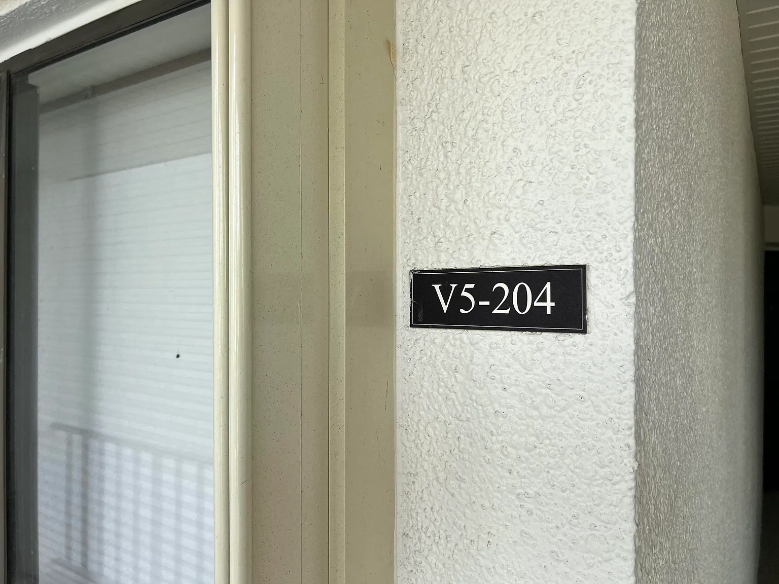 1 bed, 1.5 bath, 704 sqft, $2,200 — Photo 3